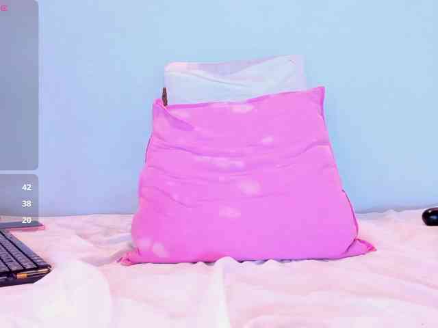 Violethorny05 webcam