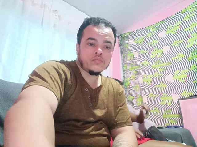 MrJamesBrazilHotShyBear webcam