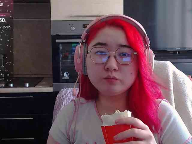 peach-girl webcam