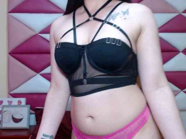 Alexandra-M4rtinez webcam