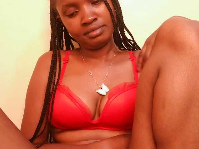 sexybounty2 on BongaCams 