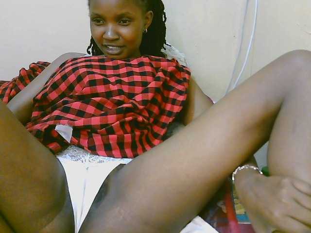 sexybounty2 webcam bongacams model stream image