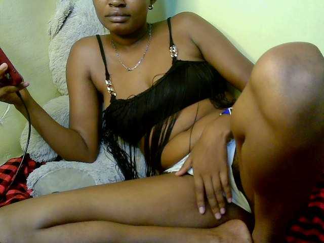 sexybounty2 webcam bongacams model stream image