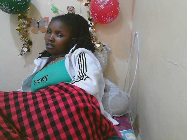 sexybounty2 webcam bongacams model stream image