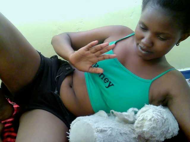 sexybounty2 webcam bongacams model stream image