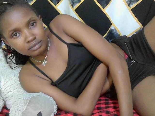 sexybounty2 webcam bongacams model stream image