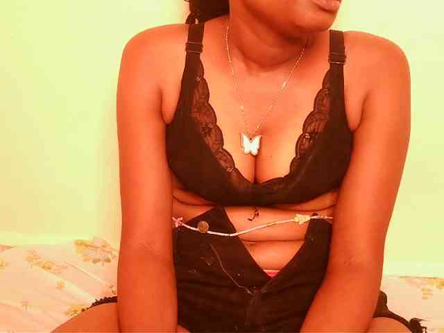 sexybounty2 webcam
