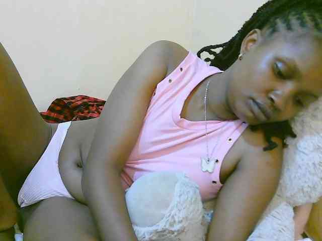 sexybounty2 webcam