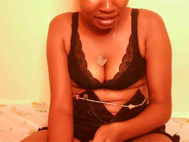 sexybounty2 webcam