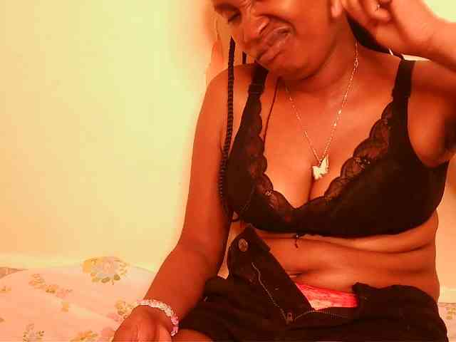 sexybounty2 webcam