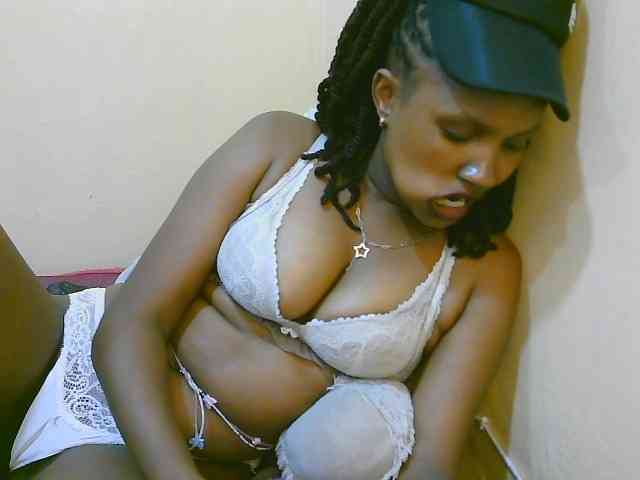 sexybounty2 webcam