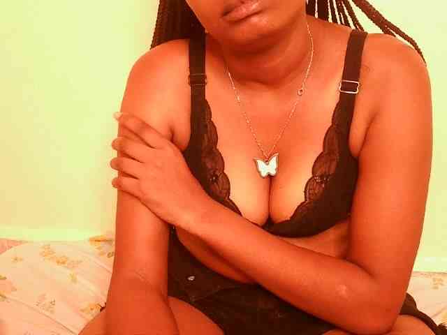 sexybounty2 webcam