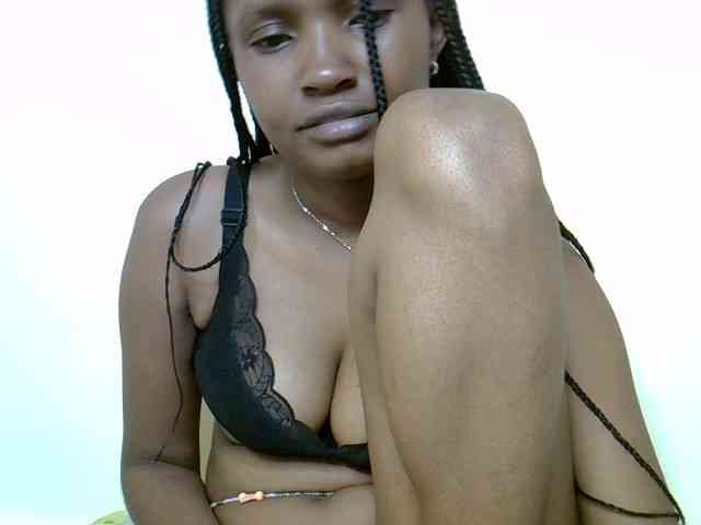 sexybounty2 webcam