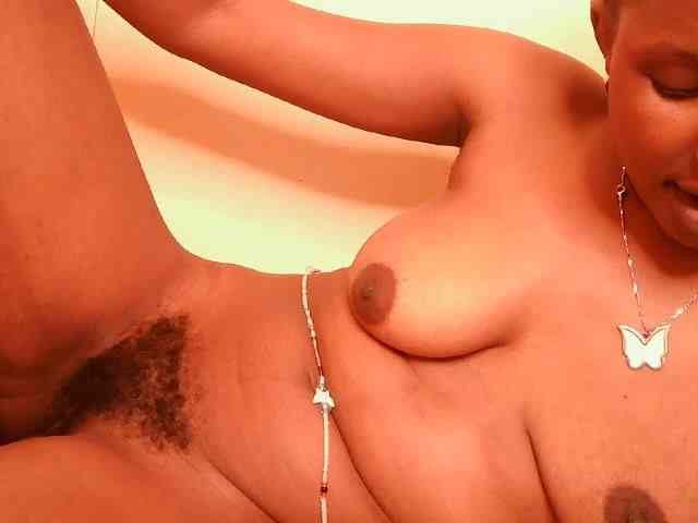 sexybounty2 webcam