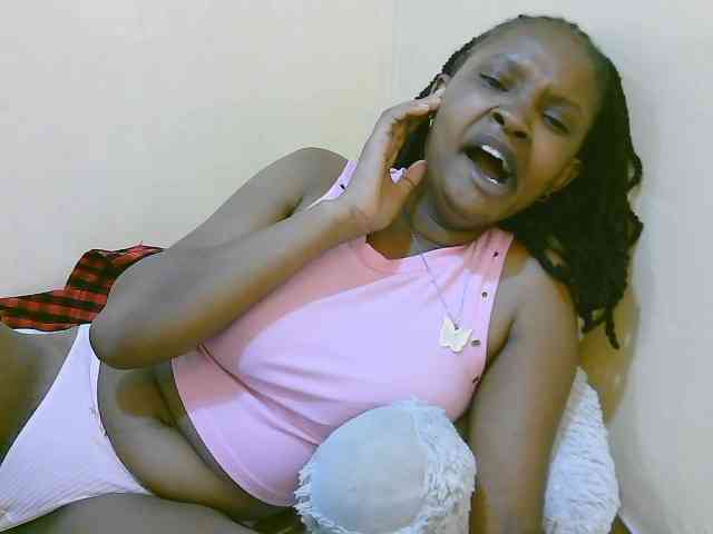 sexybounty2 webcam