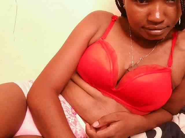 sexybounty2 webcam
