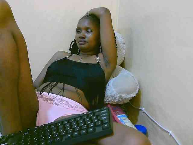 sexybounty2 webcam