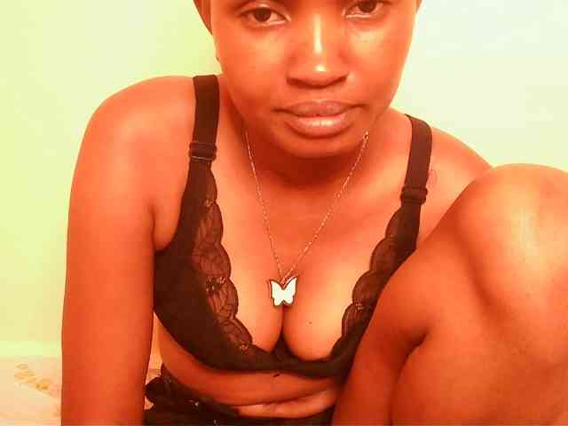 sexybounty2 webcam