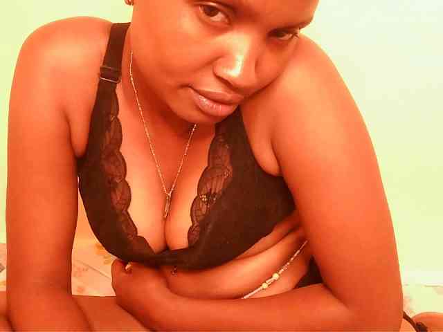 sexybounty2 webcam
