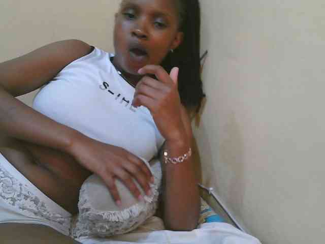 sexybounty2 webcam