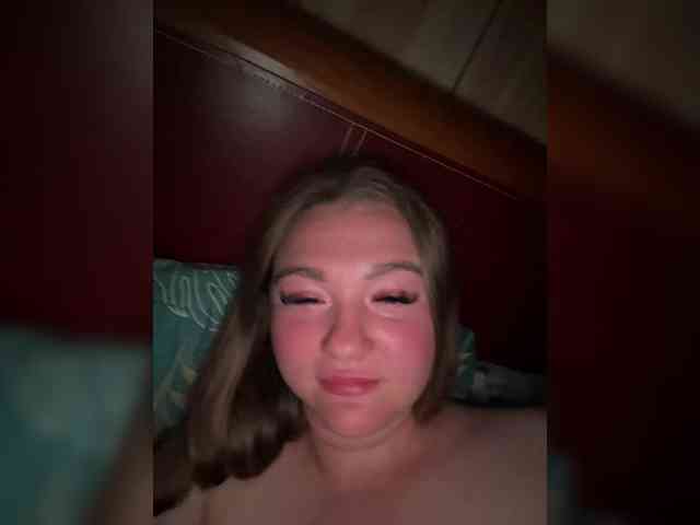 Snesha13 webcam