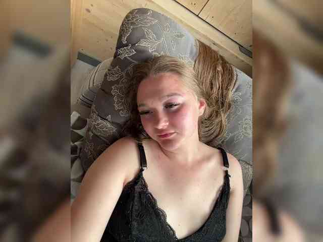 Snesha13 Live Webcam on BongaCams