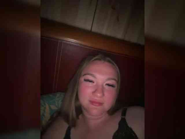 Snesha13 webcam