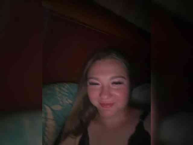 Snesha13 webcam