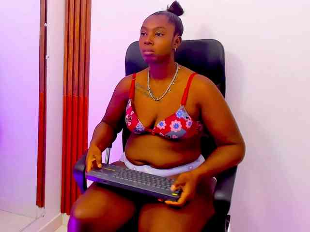 Saraah-joness webcam