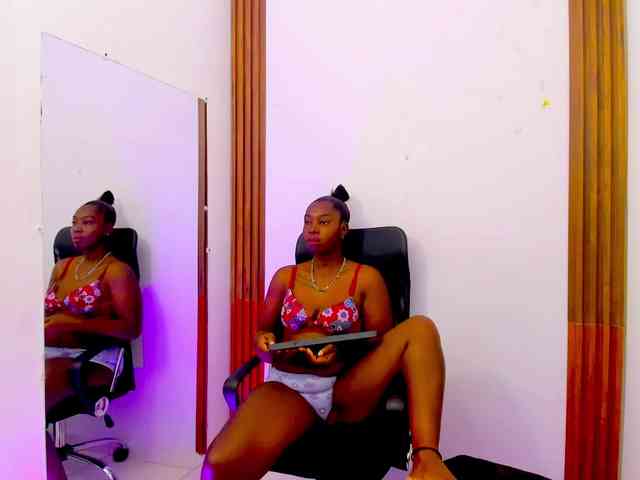 Saraah-joness webcam