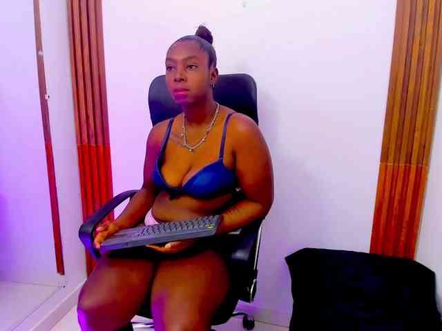 Saraah-joness webcam