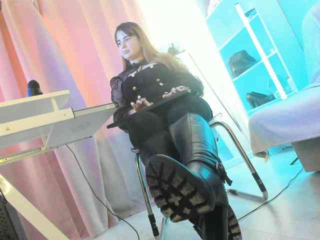 Cruel_Siren webcam