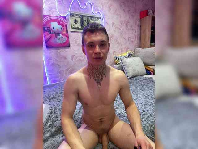 Arslanov01 Live Webcam on BongaCams