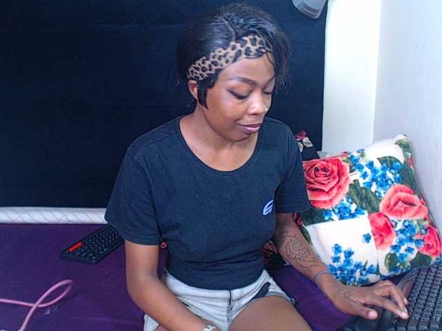 TEAMO2000's BongaCams show and profile