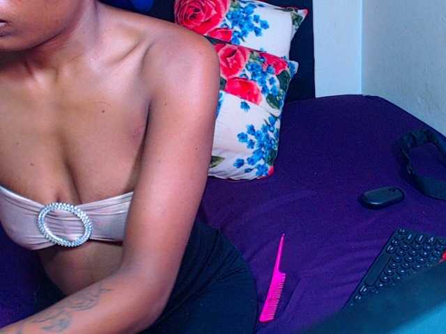 TEAMO2000's BongaCams show and profile