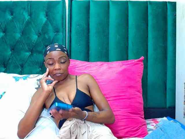 Naughty_NubianEmpress webcam