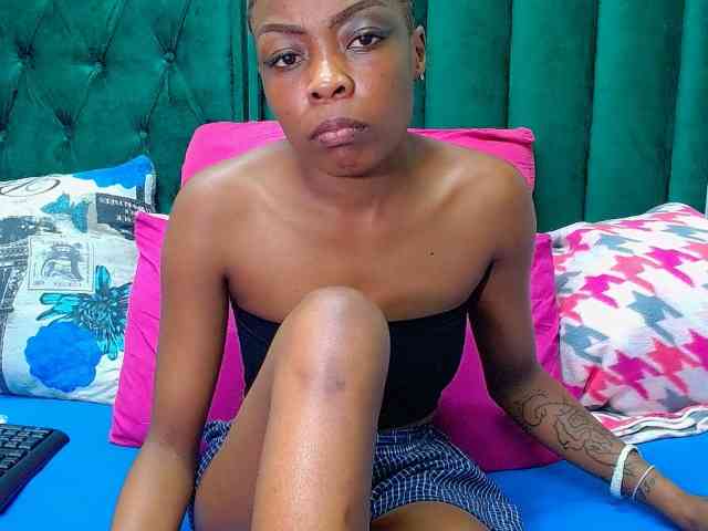 Naughty_NubianEmpress webcam