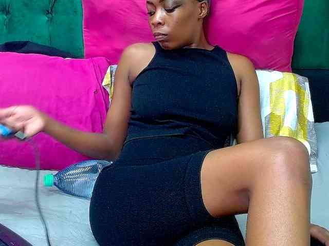 Naughty_NubianEmpress