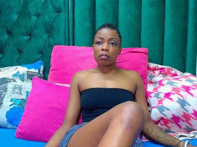 Naughty_NubianEmpress webcam