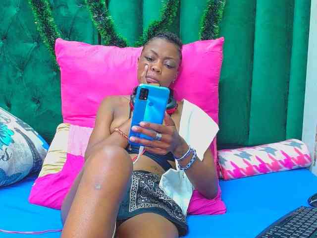 Naughty_NubianEmpress webcam