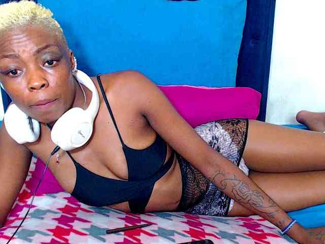 Teamo_AriesEmpress webcam