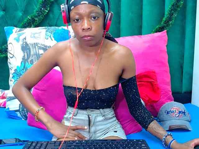 Naughty_NubianEmpress webcam