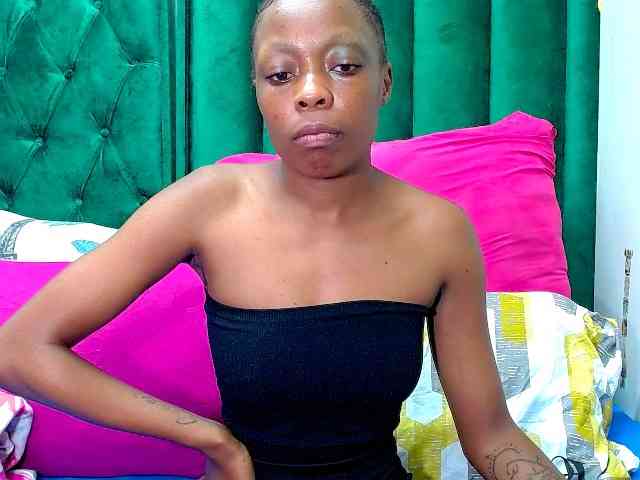 Naughty_NubianEmpress webcam