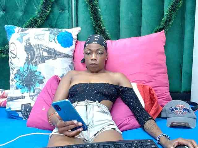 Naughty_NubianEmpress webcam