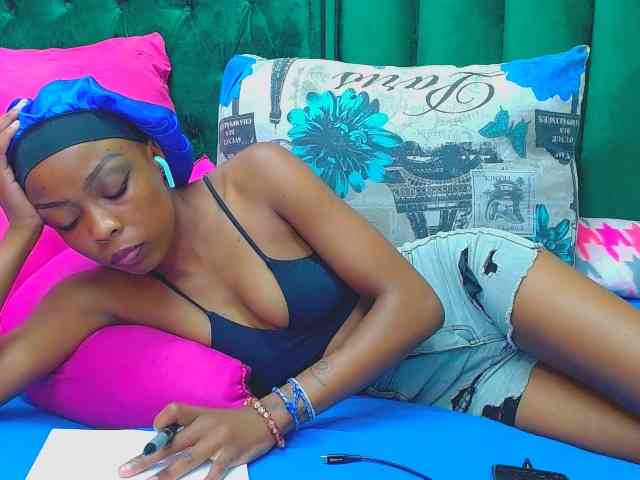 Naughty_NubianEmpress webcam
