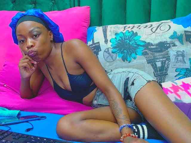 Naughty_NubianEmpress webcam