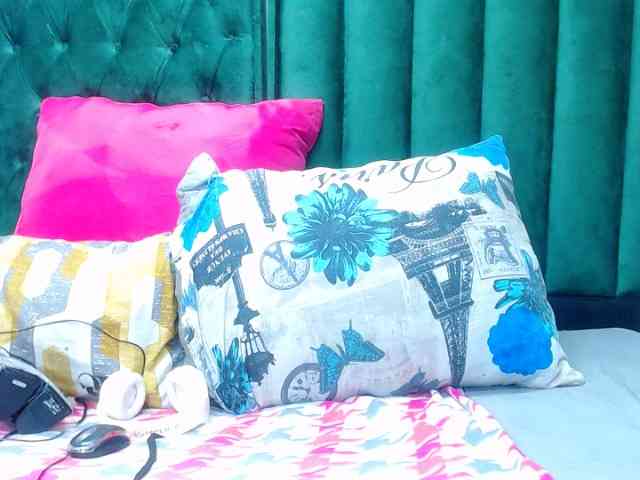 Teamo_AriesEmpress webcam