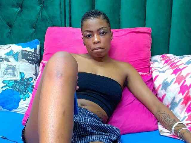 Naughty_NubianEmpress webcam