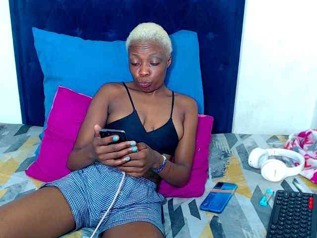 TEAMO2000 Live Webcam on BongaCams