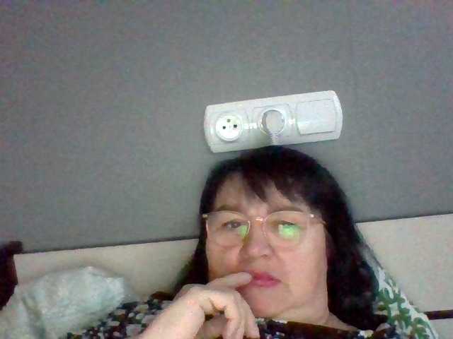 lora805608's BongaCams show and profile